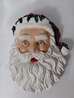 Festive Plaster Santa Wall Plaque - Holiday Home Decor